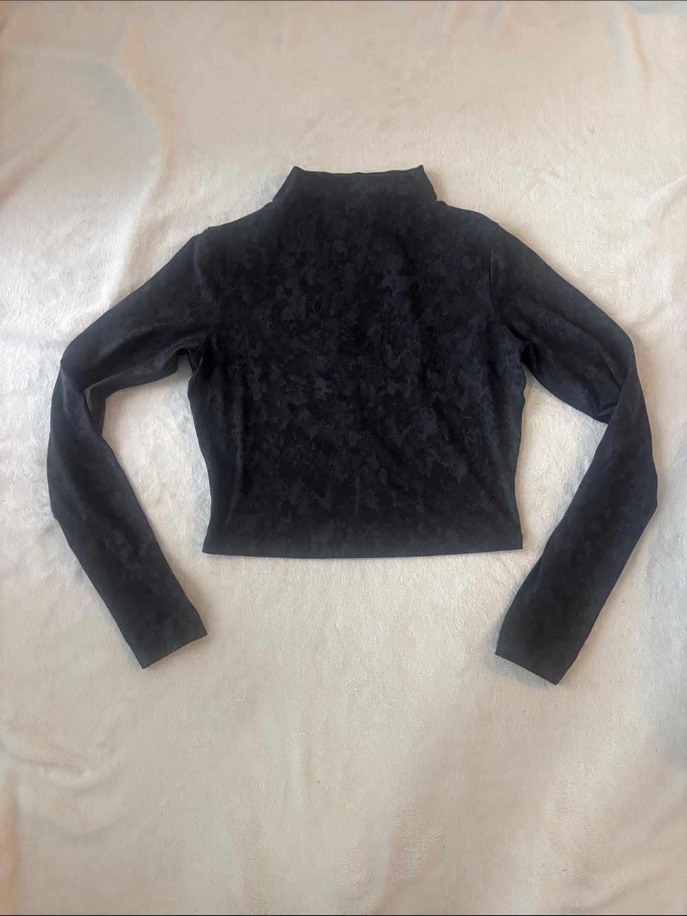 lululemon Aligned Mock Neck LS - Size 8